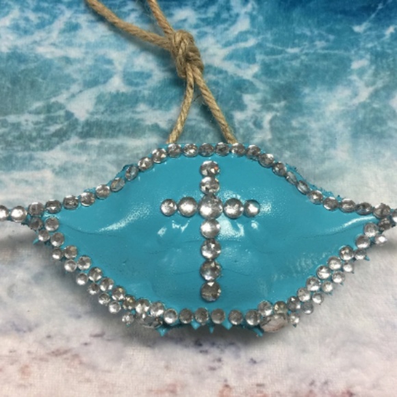 Crab Shell Art Ornament - Picture 2 of 5